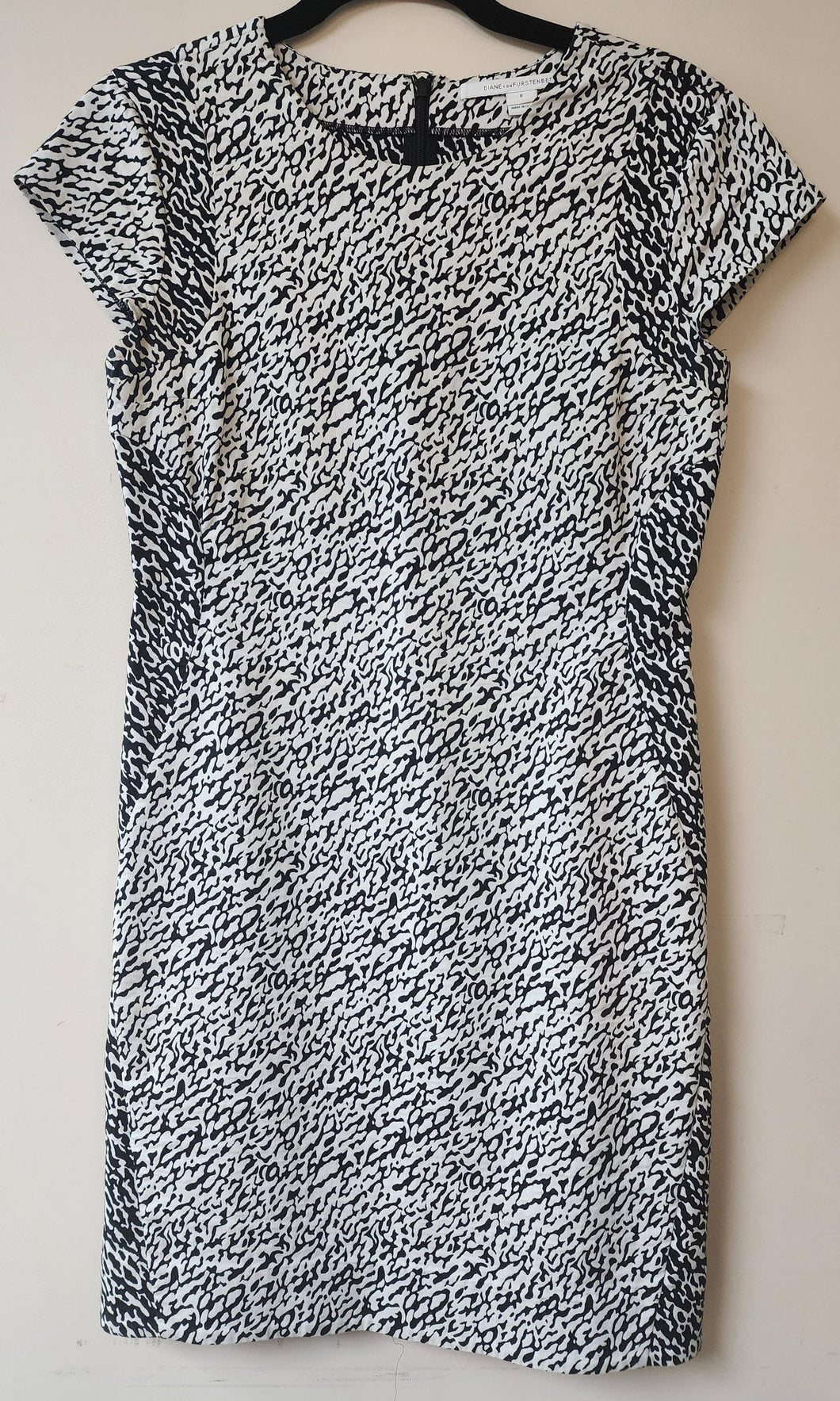 Diane Von Furstenberg Dress. Size 6