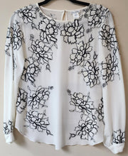 Load image into Gallery viewer, Oscar De La Renta Blouse. Size 2
