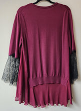 Load image into Gallery viewer, Oscar De La Renta Sweater. Size XL
