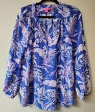 Load image into Gallery viewer, Lilly Pulitzer Blouse. Size XL
