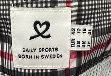 Load image into Gallery viewer, Daily Sports Skort. Size12
