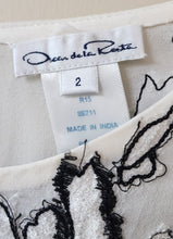 Load image into Gallery viewer, Oscar De La Renta Blouse. Size 2
