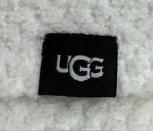 Load image into Gallery viewer, UGG Wrap. One Size
