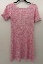 Load image into Gallery viewer, Lily Pulitzer Dress. X Small.
