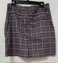 Load image into Gallery viewer, Daily Sports Skort. Size12
