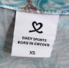 Load image into Gallery viewer, Daily Sports Top. Size XS

