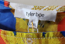 Load image into Gallery viewer, Tyler Boe Blouse. Size L/XL
