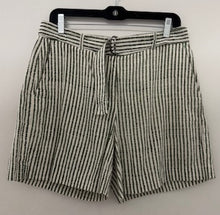 Load image into Gallery viewer, Theory shorts. Size 10
