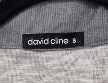 Load image into Gallery viewer, David Cline Top. Size S
