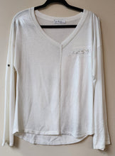 Load image into Gallery viewer, Gigi Moda Sweater. Size M
