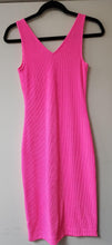 Load image into Gallery viewer, Lilly Pulitzer Dress. Size XXS
